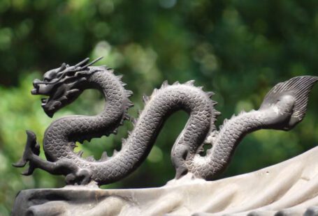 Dragons - Gray Dragon Statue